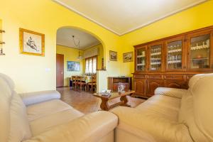 Gallery image of Casa Lilli - Vista Mozzafiato a pochi passi da Forte dei Marmi in Vallecchia