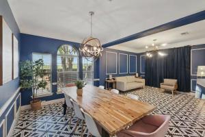 Imagen de la galería de Casa Grande Pool,game Room,hot Tub For 13 Guests, en Carrollton