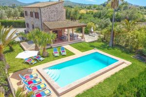 Bazén v ubytování Villa Can Xanet de Baix by Villa Plus nebo v jeho okolí