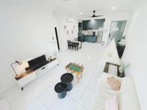 Ein Sitzbereich in der Unterkunft Next to Paradigm Mall Escape JB,3BR, Up to 10 Person,