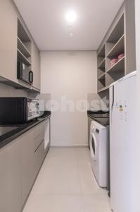 Kuchyň nebo kuchyňský kout v ubytování Modern 1 Bed Apt Two Blocks From Shop Del Sol