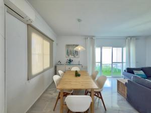 Posedenie v ubytovaní Casa adosada Artola Marbella - Piscina privada