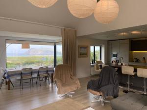 Ruang duduk di Clogher Beach View - Scenic