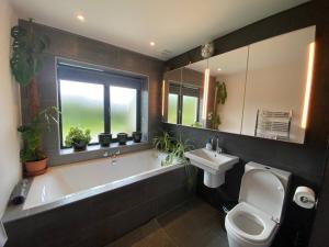 Bilik mandi di Clogher Beach View - Scenic