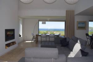 Ruang duduk di Clogher Beach View - Scenic