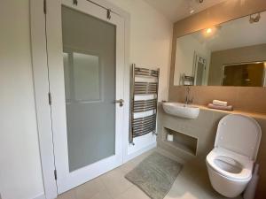 Bilik mandi di Clogher Beach View - Scenic +27 gambar