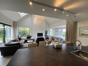Ruang duduk di Clogher Beach View - Scenic
