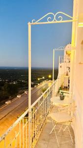 A balcony or terrace at Stellaris Suite con Jacuzzi Vista Mare