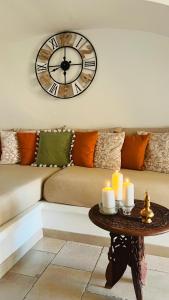 A seating area at Stellaris Suite con Jacuzzi Vista Mare