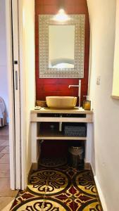 A bathroom at Stellaris Suite con Jacuzzi Vista Mare