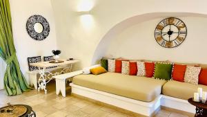 A seating area at Stellaris Suite con Jacuzzi Vista Mare