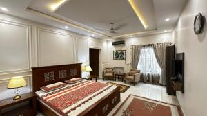 Un televizor și/sau centru de divertisment la Serene Homes - 2 bedroom Portion