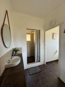 Et badeværelse på Cadle Craft Cottage + 19 billeder