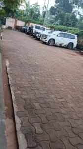 Galería fotográfica de Peakbarb Comfort en Mbale 3 fotos más