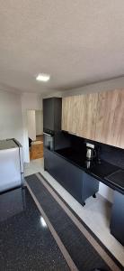 Μια τηλεόραση ή/και κέντρο ψυχαγωγίας στο Apartman OZ II +2 φωτογραφίες