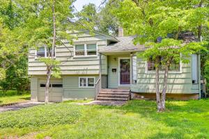 1 Mi to Campus Princeton Home with Furnished Deck外面的花园