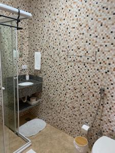 Pousada Estância Travessia的一间浴室