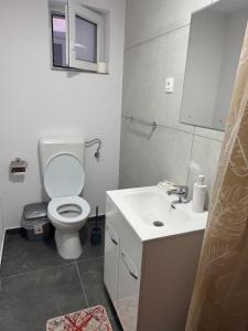 Yvett House的一间浴室