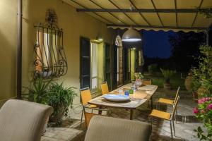 Khu vực ghế ngồi tại Villa Emily 10 by Marche Holiday Villas