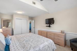 Μια τηλεόραση ή/και κέντρο ψυχαγωγίας στο C And Sky