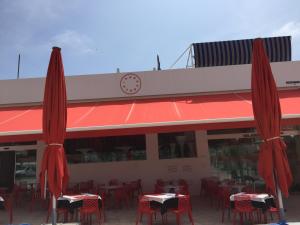 A restaurant or other place to eat at Apartamento Quesada