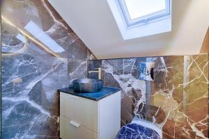 Ένα μπάνιο στο Hollywood Love Jacuzzi