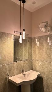 O baie la Serene Homes - 2 bedroom Portion