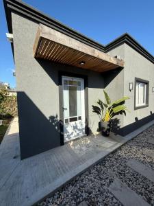 Το κτήριο όπου στεγάζεται  το διαμέρισμα