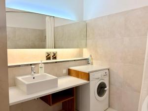 Ένα μπάνιο στο DICTUMFACTUM Noble Old Town +24 φωτογραφίες