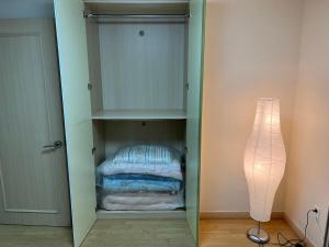 Postel nebo postele na pokoji v ubytování AwesomeSuwon 주재원 장기거주 할인