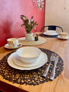 Gallery image of Cozy Apartment in Ventspils, Sleeps 4, Near Beach, Parks and City Attractions in Ventspils +4 photos