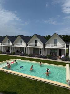 Bazén v ubytování Natura Health Resort nebo v jeho okolí