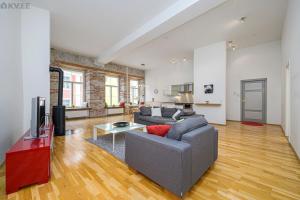 Μια τηλεόραση ή/και κέντρο ψυχαγωγίας στο DICTUMFACTUM Noble Old Town