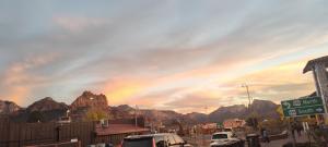 A general mountain view or a mountain view taken from Az apartmant