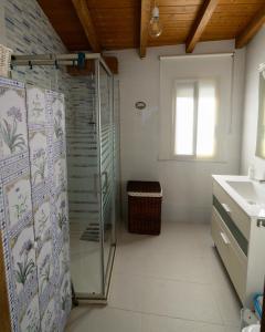 O baie la Casa Barxelo con piscina en Monforte de Lemos