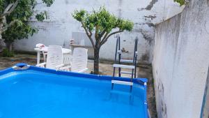Bazén v ubytování Toledo Double Private Room nebo v jeho okolí