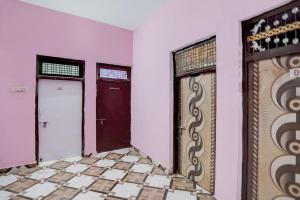 Gallery image of SPOT ON B.K PHOOLPUR HOTEL & FAMILY RESTAURANT in Prayagraj