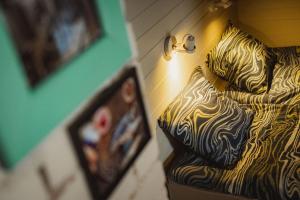 Voodi või voodid majutusasutuse Saaremaa Õlletuba - Attic Retreat at Pihtla Brewery toas
