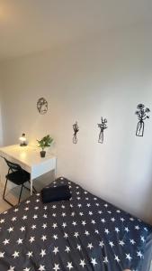 a bedroom with a bed with an american flag at Rooms in Warsaw - G9 in Warsaw
