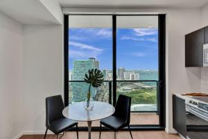 Μπαλκόνι ή βεράντα στο 2304 Luxury Miami Studio Stunning Bay View