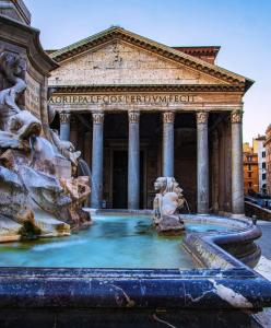 Bazén v ubytování Deluxe Apartments Pantheon nebo v jeho okolí