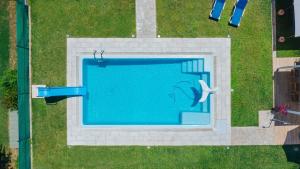 The swimming pool at or close to Casa Bellavista con piscina en Caldes Costa Brava