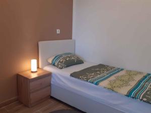 Postel nebo postele na pokoji v ubytování Apartment in Malinska - Insel Krk 42222