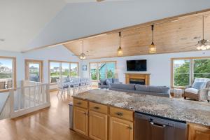 Et tv og/eller underholdning på Fore Shore Formerly Leeward Shores 11