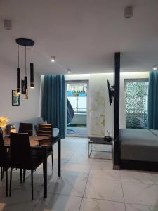 Posteľ alebo postele v izbe v ubytovaní Apartament Przystań z tarasem
