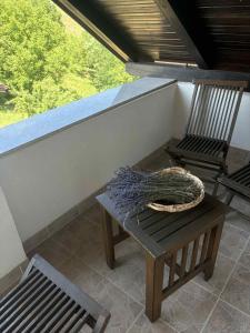 Balkón nebo terasa v ubytování Apartma Lavanda