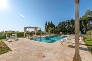 Bazén v ubytování Villa Elysium With Pool And Garden - Happy Rentals nebo v jeho okolí