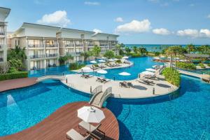 Bazén v ubytování Le Meridien Khao Lak Resort & Spa nebo v jeho okolí