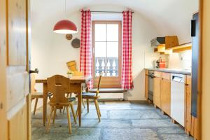 Cucina o angolo cottura di Chesa Michel