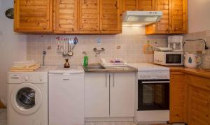Kuchyňa alebo kuchynka v ubytovaní Apartment in Veli Losinj 26456